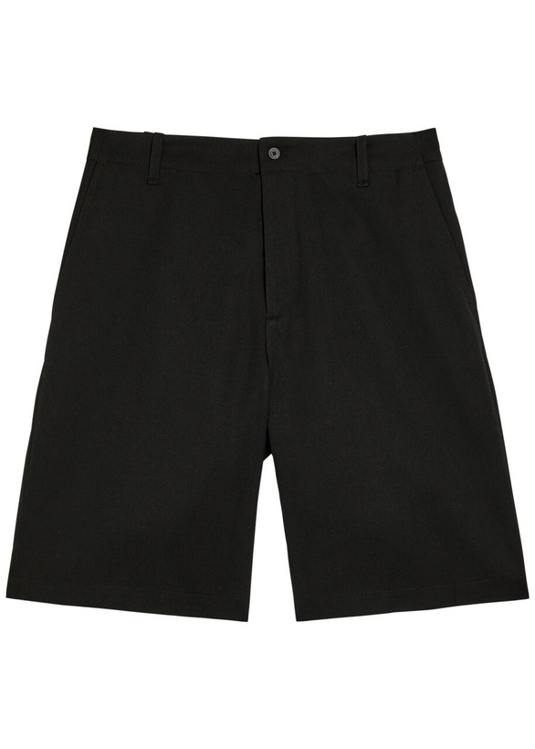 Photo: Jacquemus Le Short Camargue Wool Shorts Black