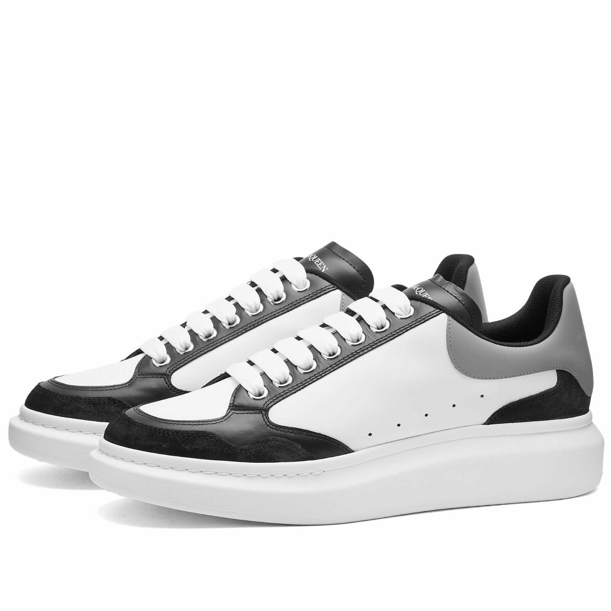 Alexander McQueen Oversized Sneaker 2019 'Black White' - 553680WHGP51070 |  Solesense
