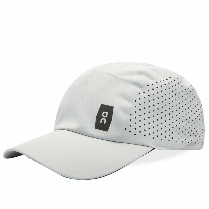 Photo: ON Men's Lightweight Cap in Grey