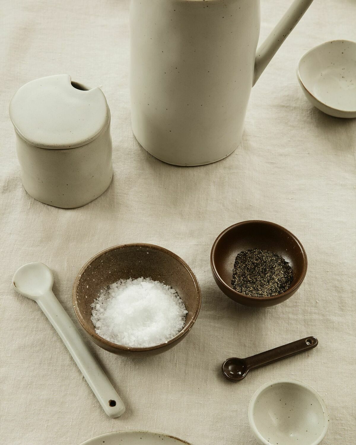 Ferm Living Flow Jar With Spoon White Tableware