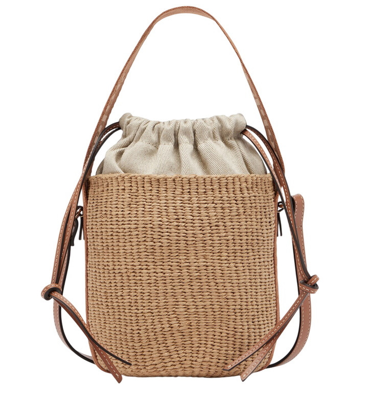 Photo: Chloé Woody Small raffia bucket bag