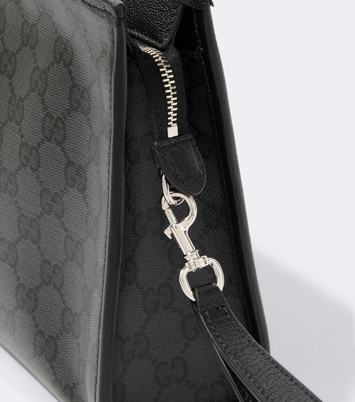 Gucci Gucci Essence Classic GG canvas pouch