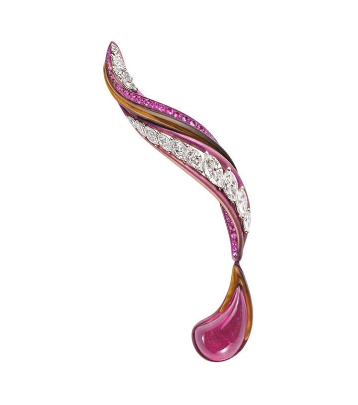 Photo: Kamyen Titanium brooch with gemstones