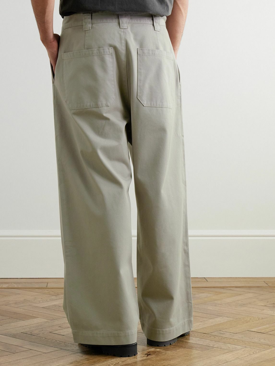 AGOLDE - Gaius Tapered Pleated Regenerative Cotton-Twill Chinos - Gray