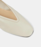 Le Monde Béryl Luna leather slippers