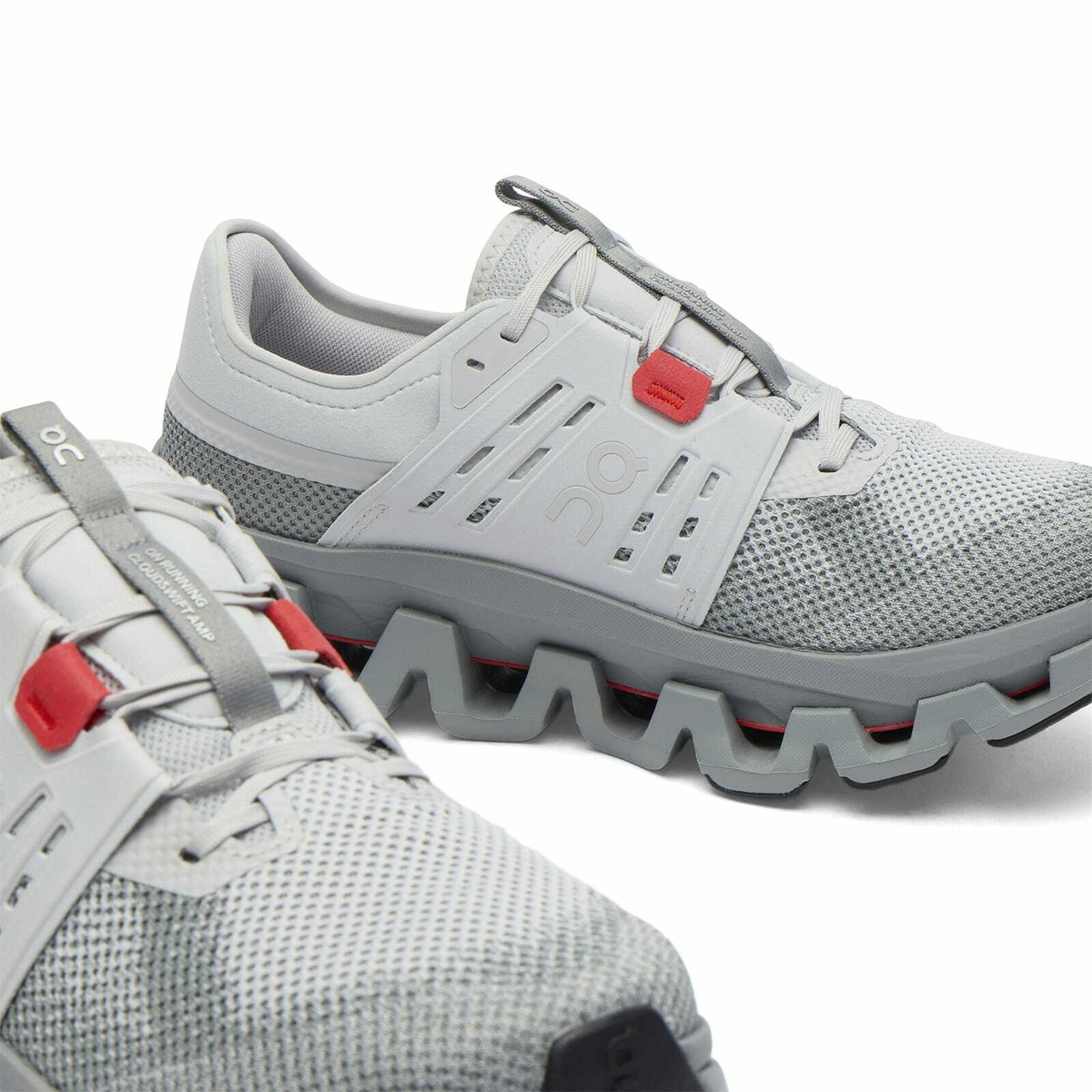 ON Men's Cloudswift Amp Sneaker in Glacier/Apollo