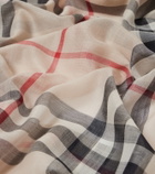 Burberry Burberry Check wool and silk scarf