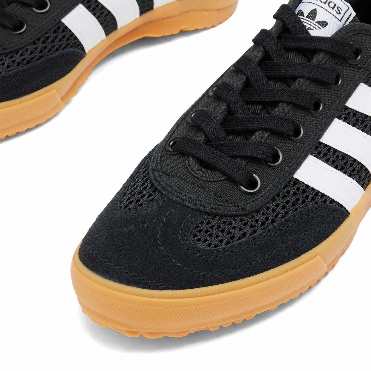 Adidas Women's Tischtennis W in Core Black/White/Crystal