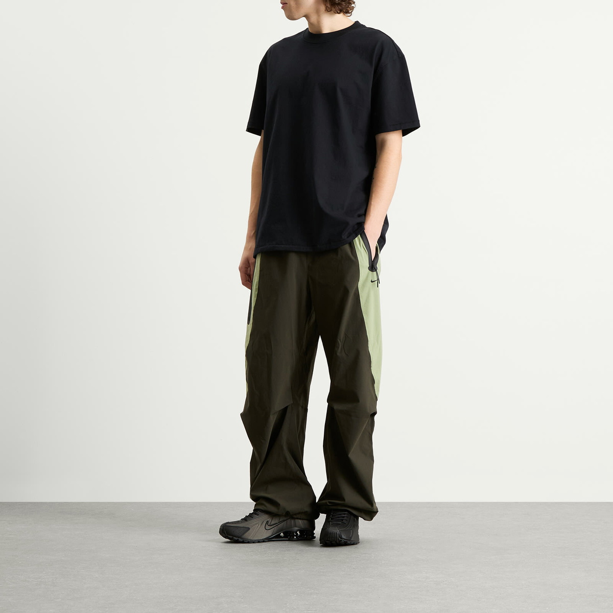 Nike Men's Tech Woven Pants in Sequoia/Green/Black