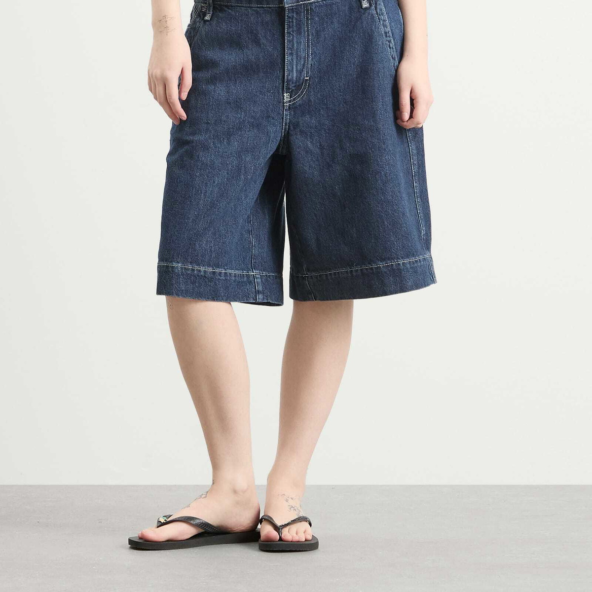 Damson Madder Women's Annie Denim Shorts in Indigo