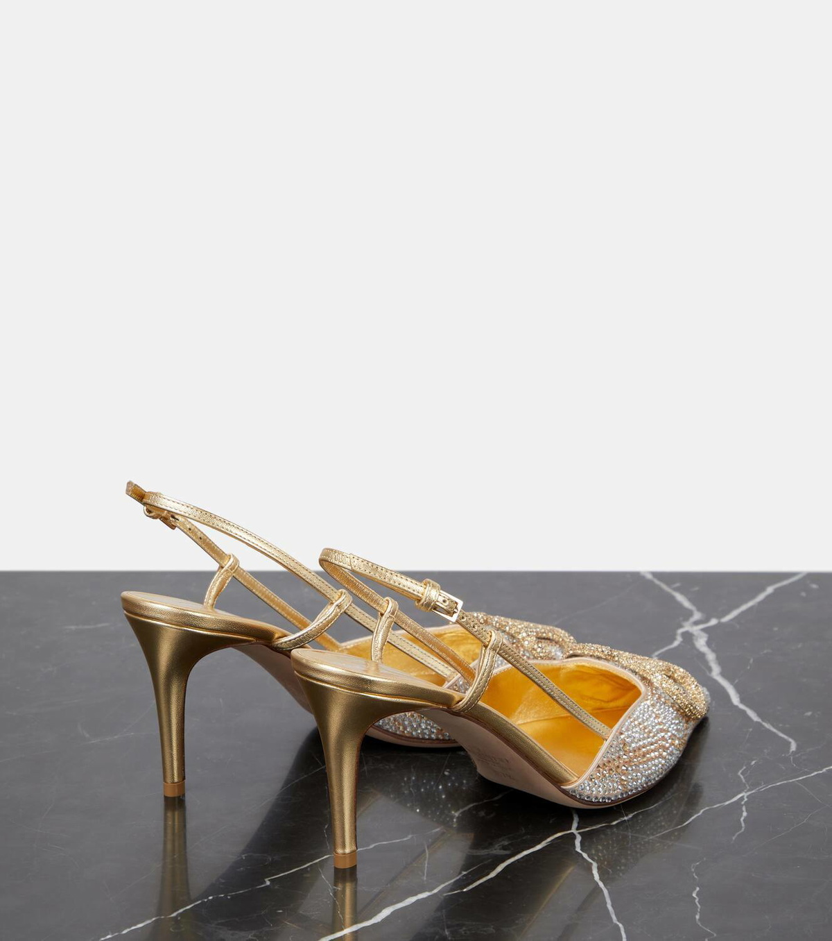 サンダル・ミュール VLogo Locker embellished slingback pumps 0400021440604_BEIGEROSE?wid=