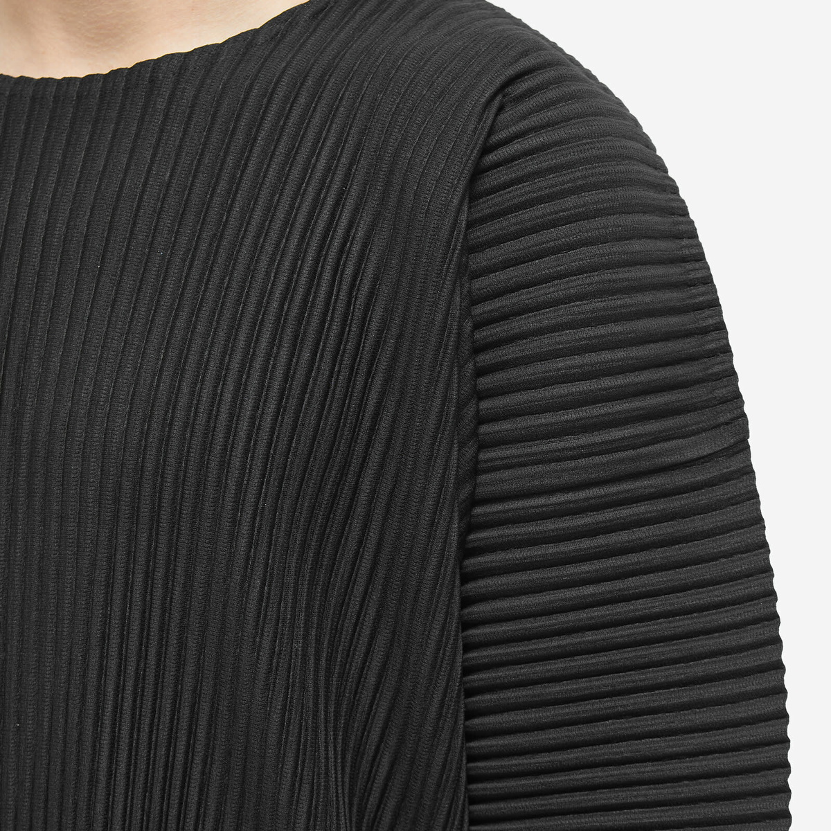 Homme Plissé Issey Miyake Men's Pleated Half Sleeve T-Shirt Homme Plissé Issey Miyake Men's Pleated Half Sleeve T-Shirt
