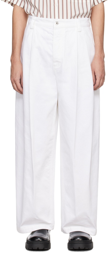 Photo: Bottega Veneta White Pleated Jeans