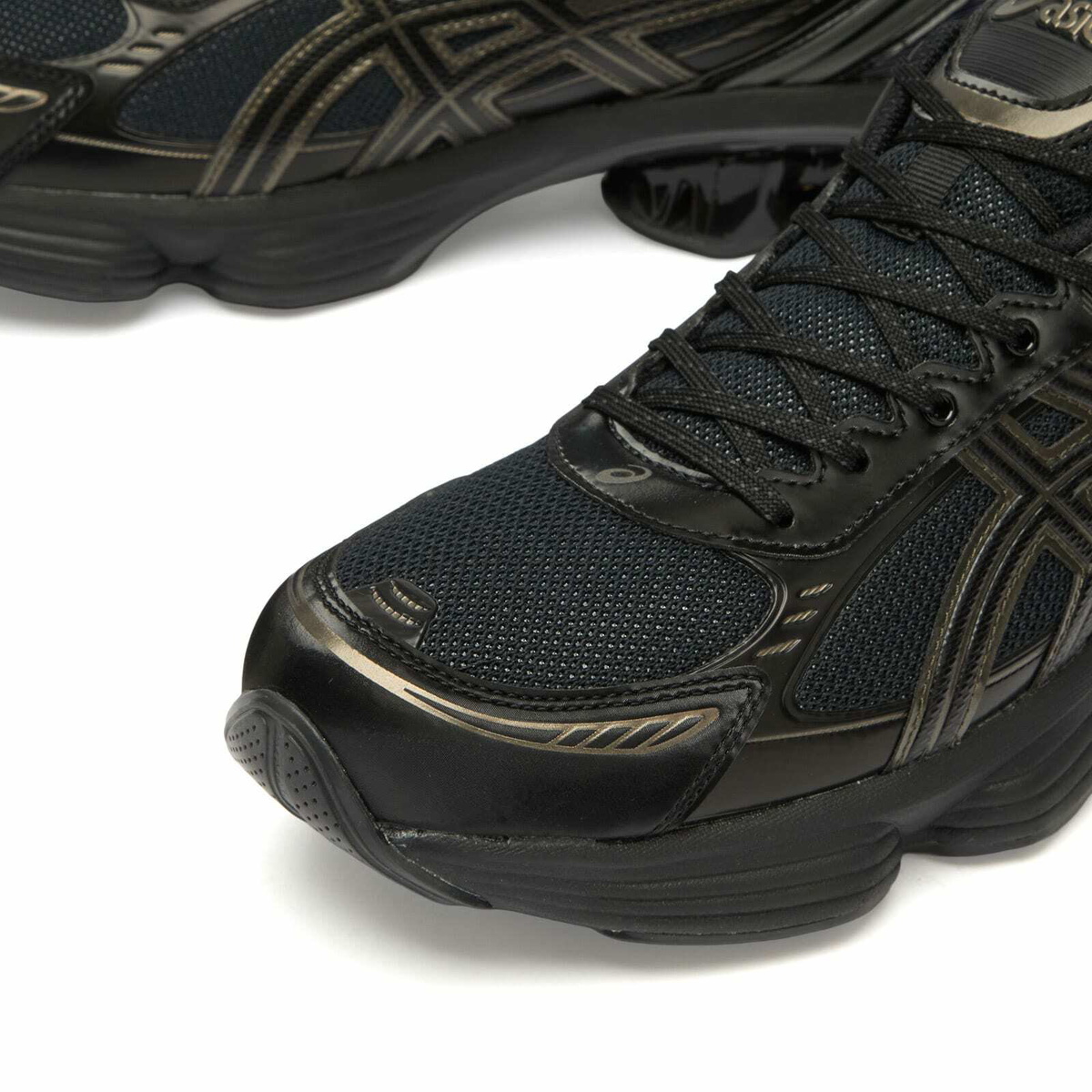 Asics Gel-Kinetic Fluent Sneakers in Black/Graphite Grey