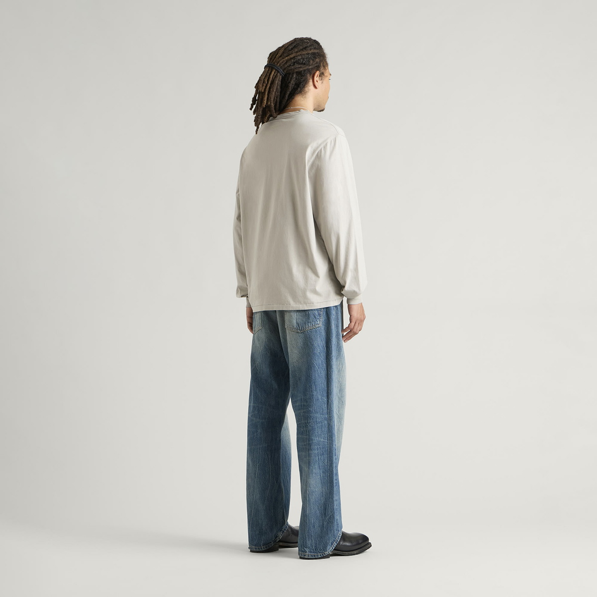 END. Worn Established LS T-shirt in Washed Grey