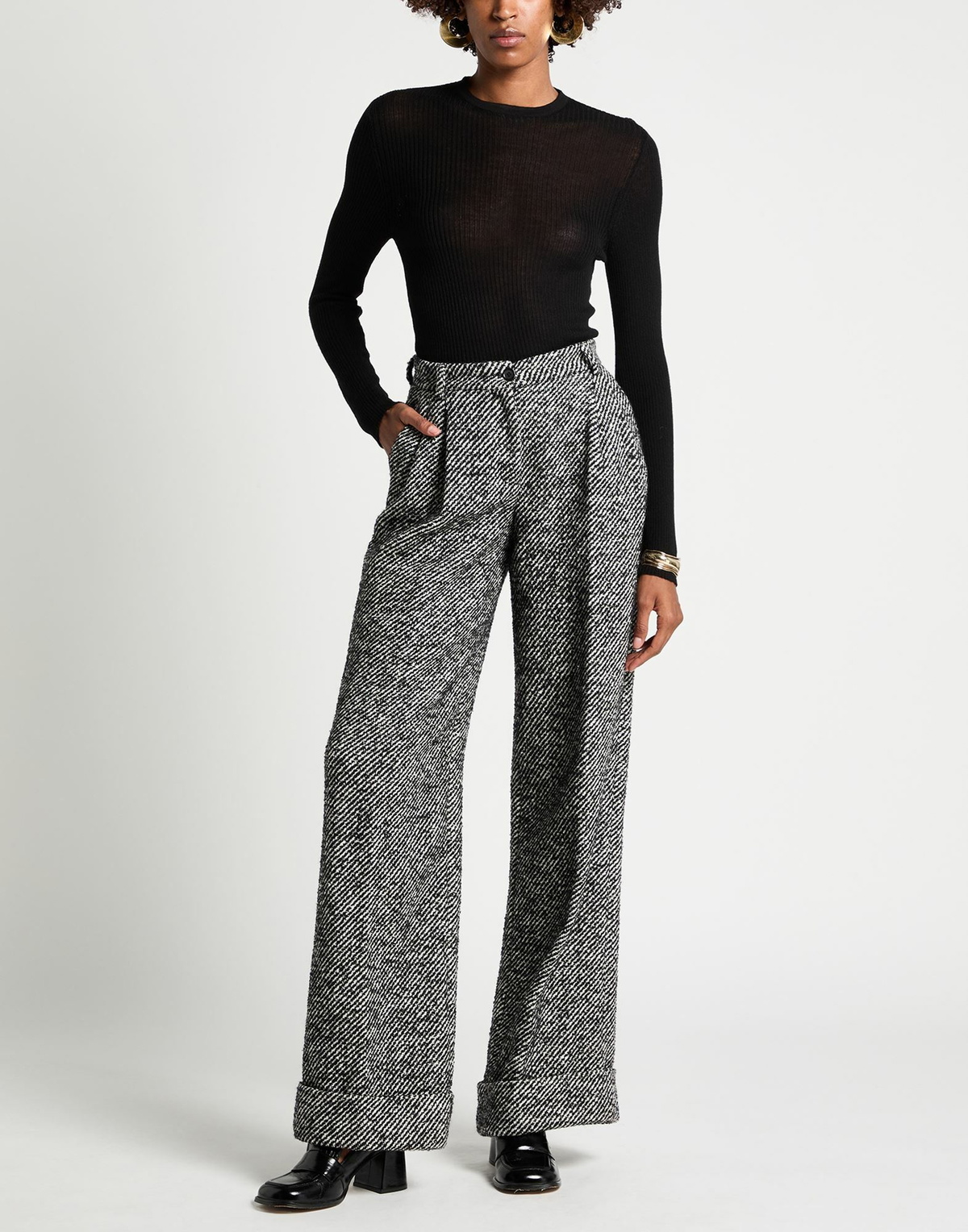 Crossley Womens Sweater in Black