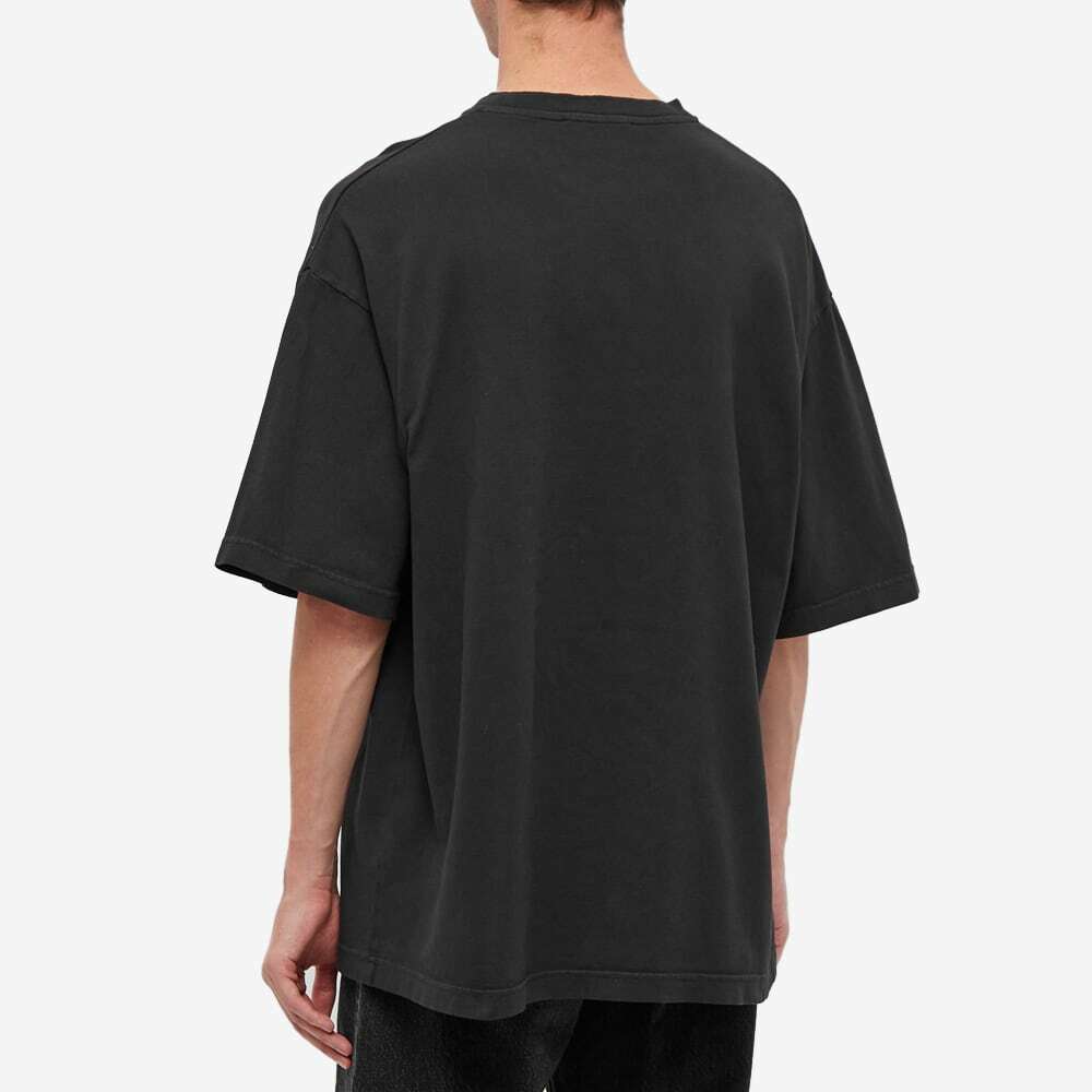 Acne Studios Men's Edlund Circle Logo T-Shirt in Black Acne Acne Studios Men's Edlund Circle Logo T-Shirt in Black Acne