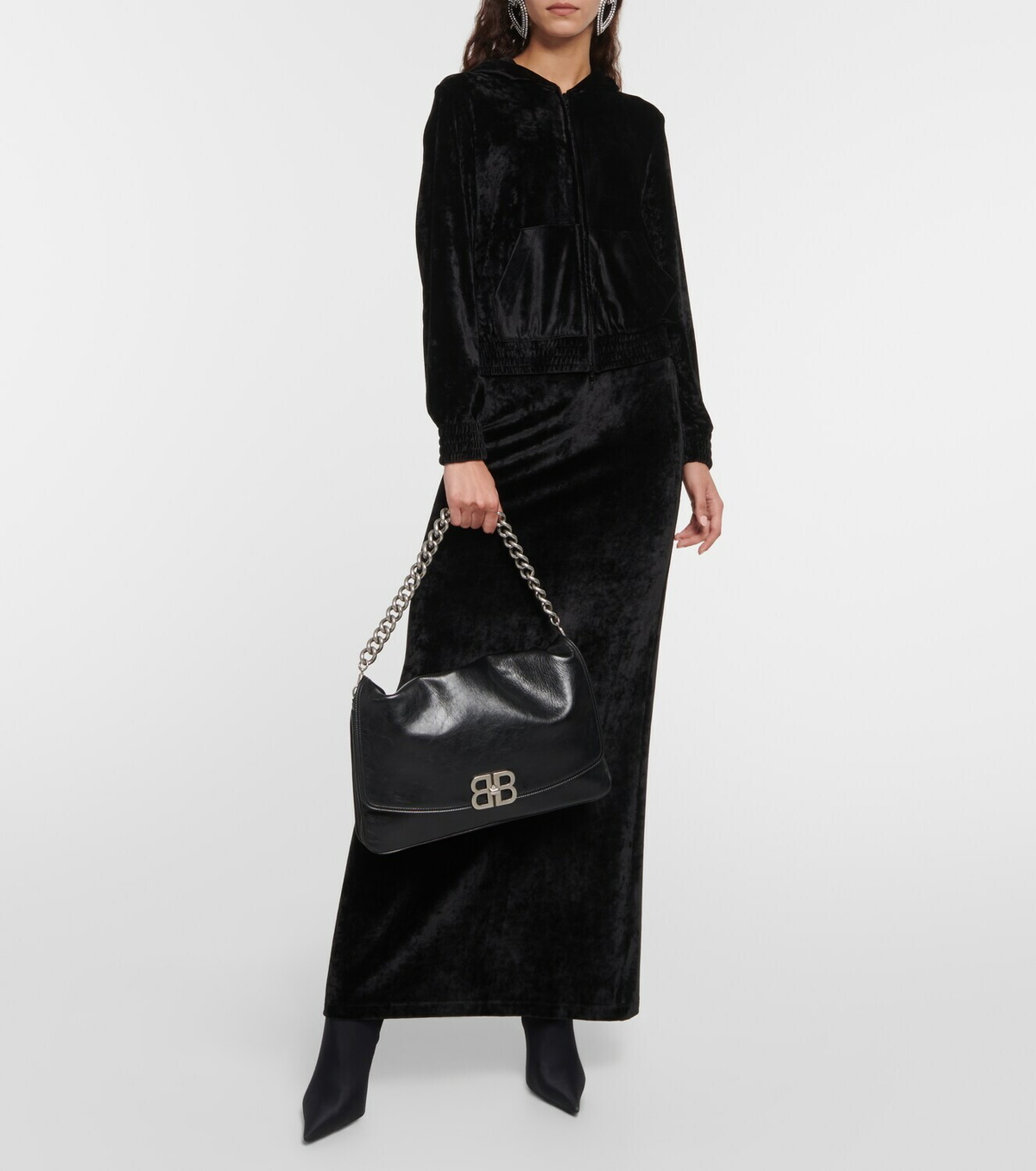 【関税・送料込み】BALENCIAGA BB SOFT LARGE LEATHER HANDBAG Balenciaga Large Bb Soft Flap Bag In Black in Black | FWRD