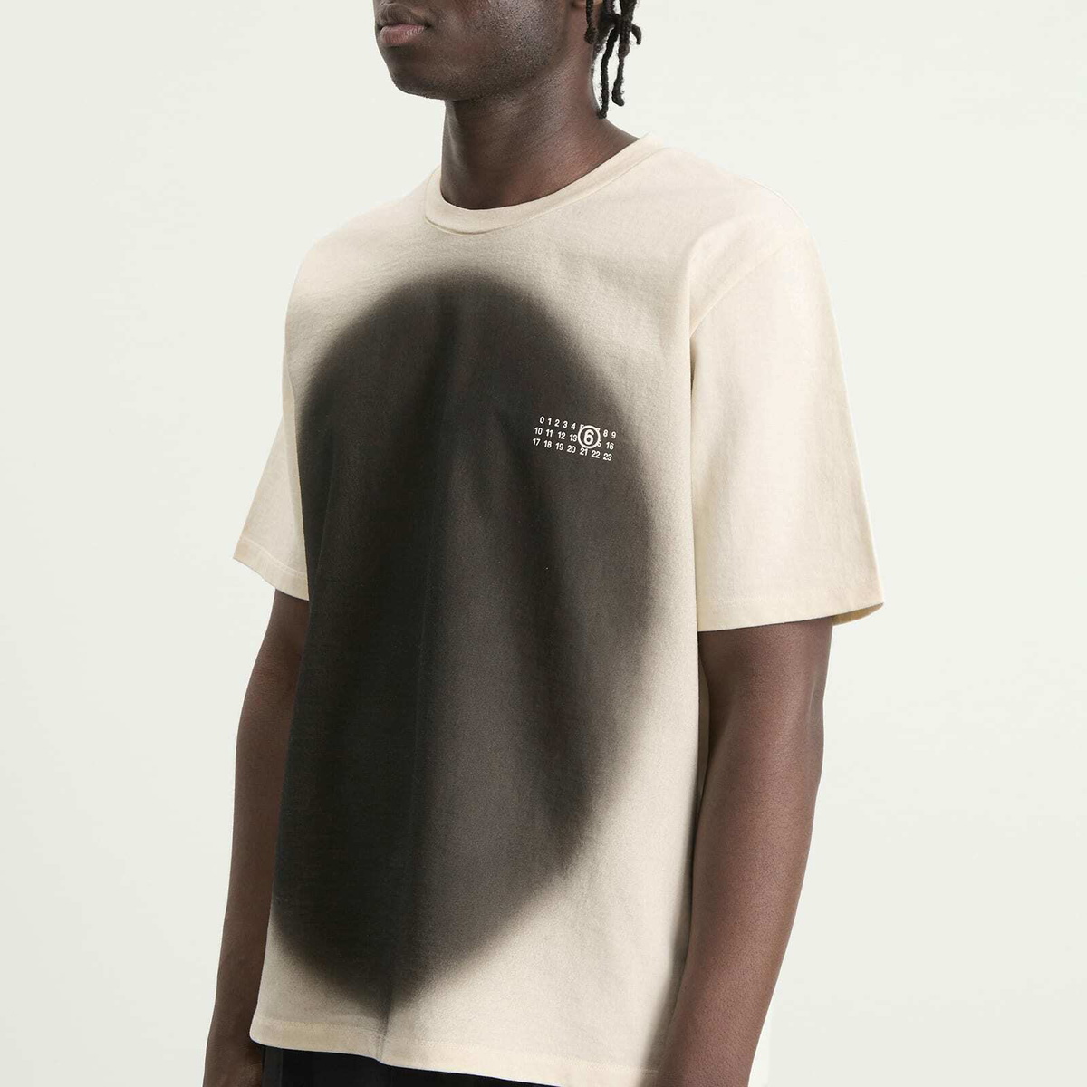 MM6 Maison Margiela Men's Spray Graphic T-Shirt in Cream