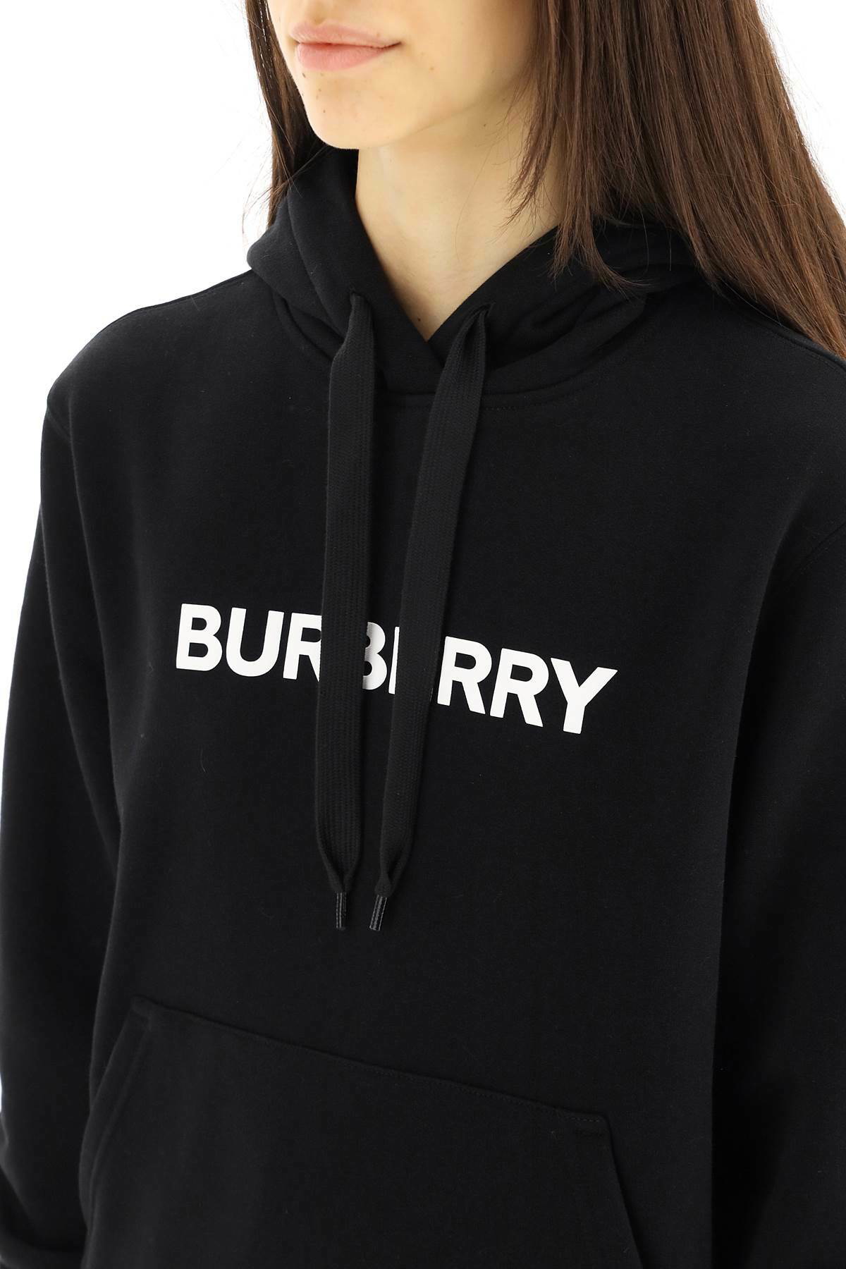 ポイントカラーがおしゃれ！Burberry POULTER BBY Logo Hoodie Burberry Burberry poulter hoodie with logo print - Sweaters