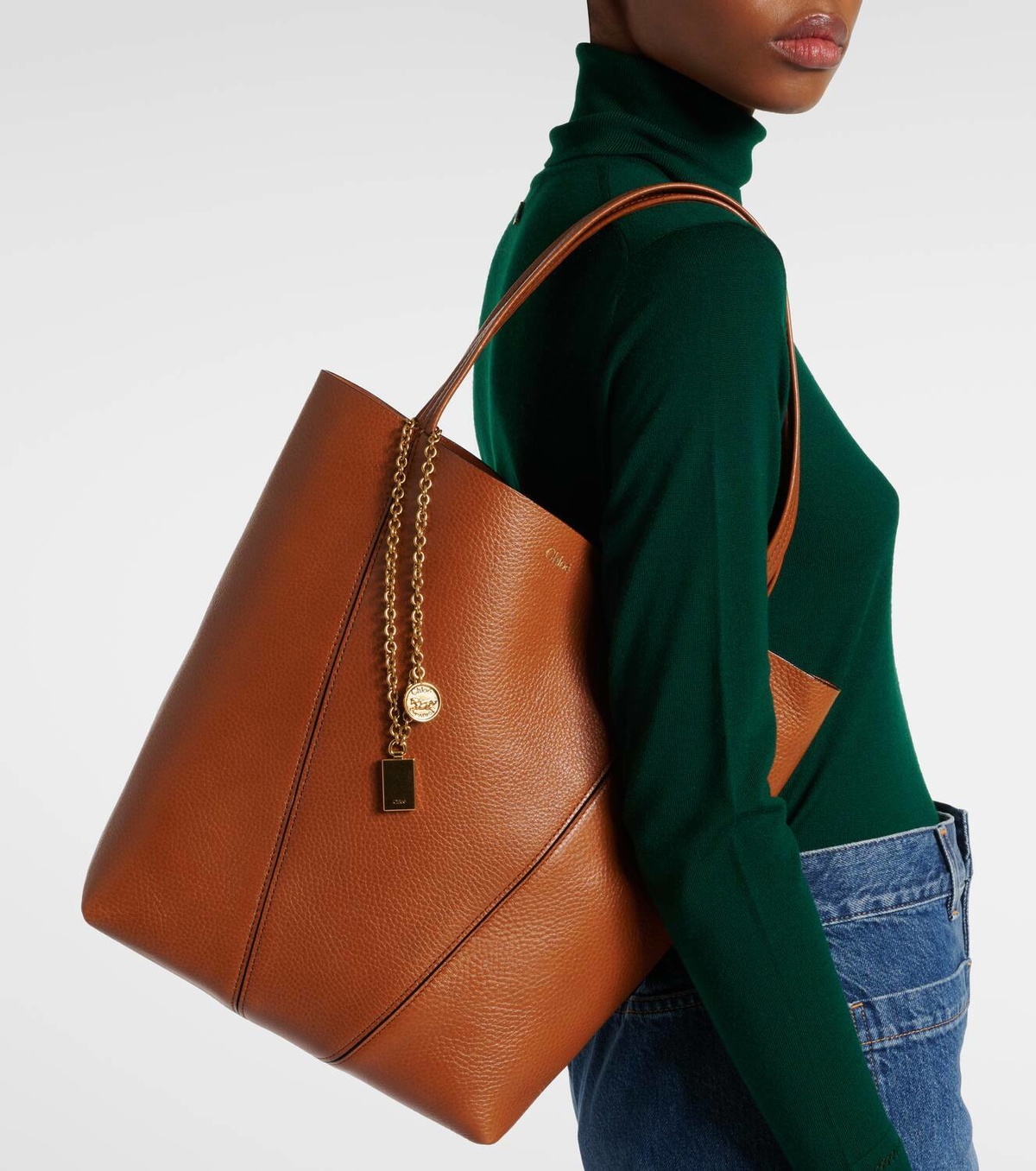トートバッグ CHLO CHLO SPIN MEDIUM TOTE BAG IN GRAINY LEATHER Chloé Chloé Spin Tote Bag In Grained Leather | Chloé US