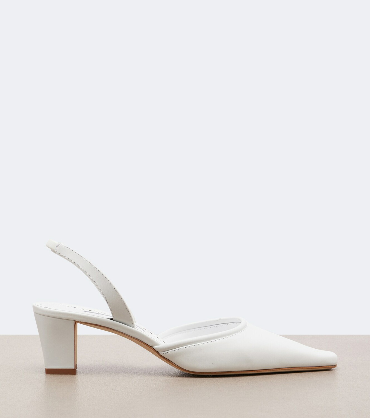 Manolo Blahnik Vendona leather slingback pumps