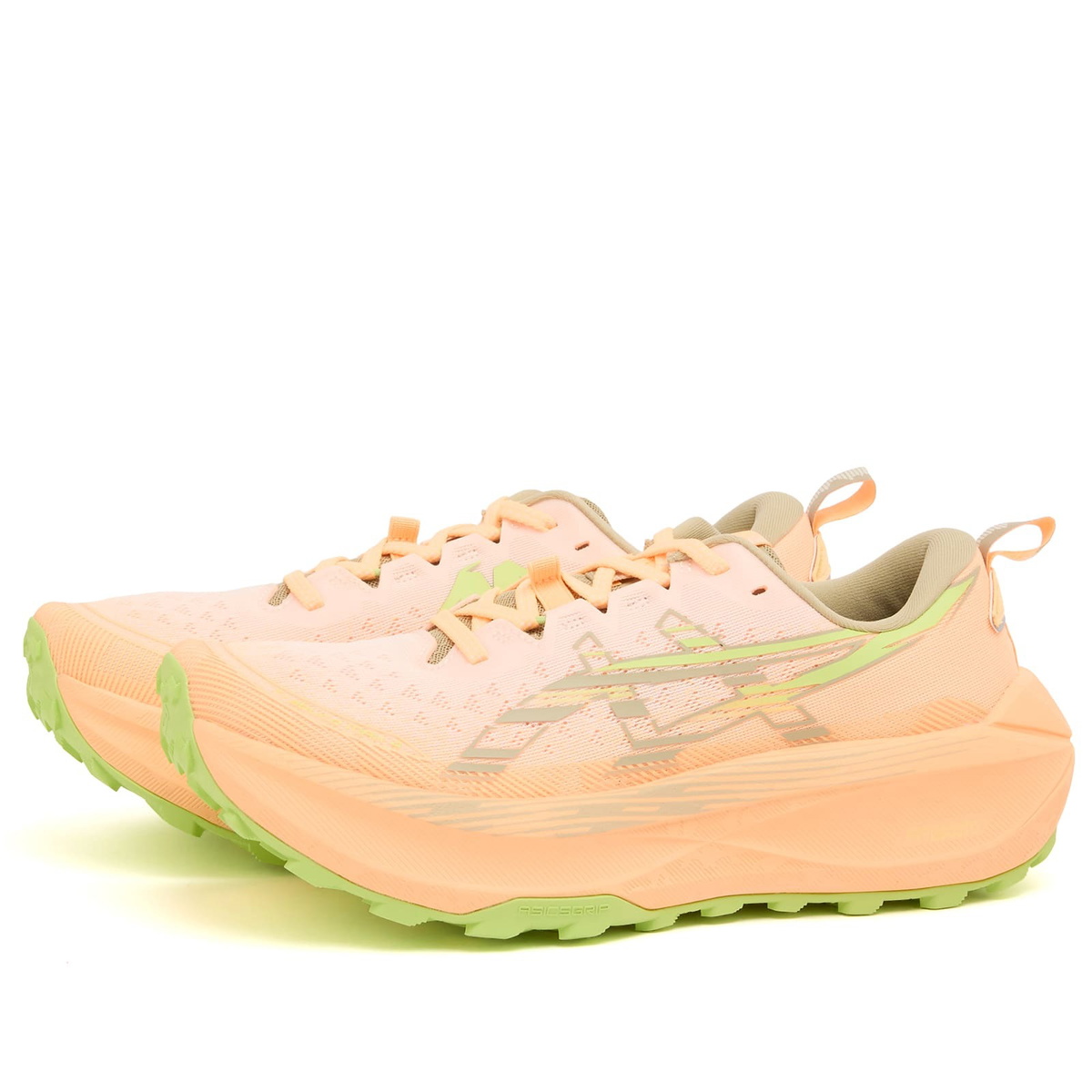 Asics Running TRABUCO MAX 4 in Cream/Khaki