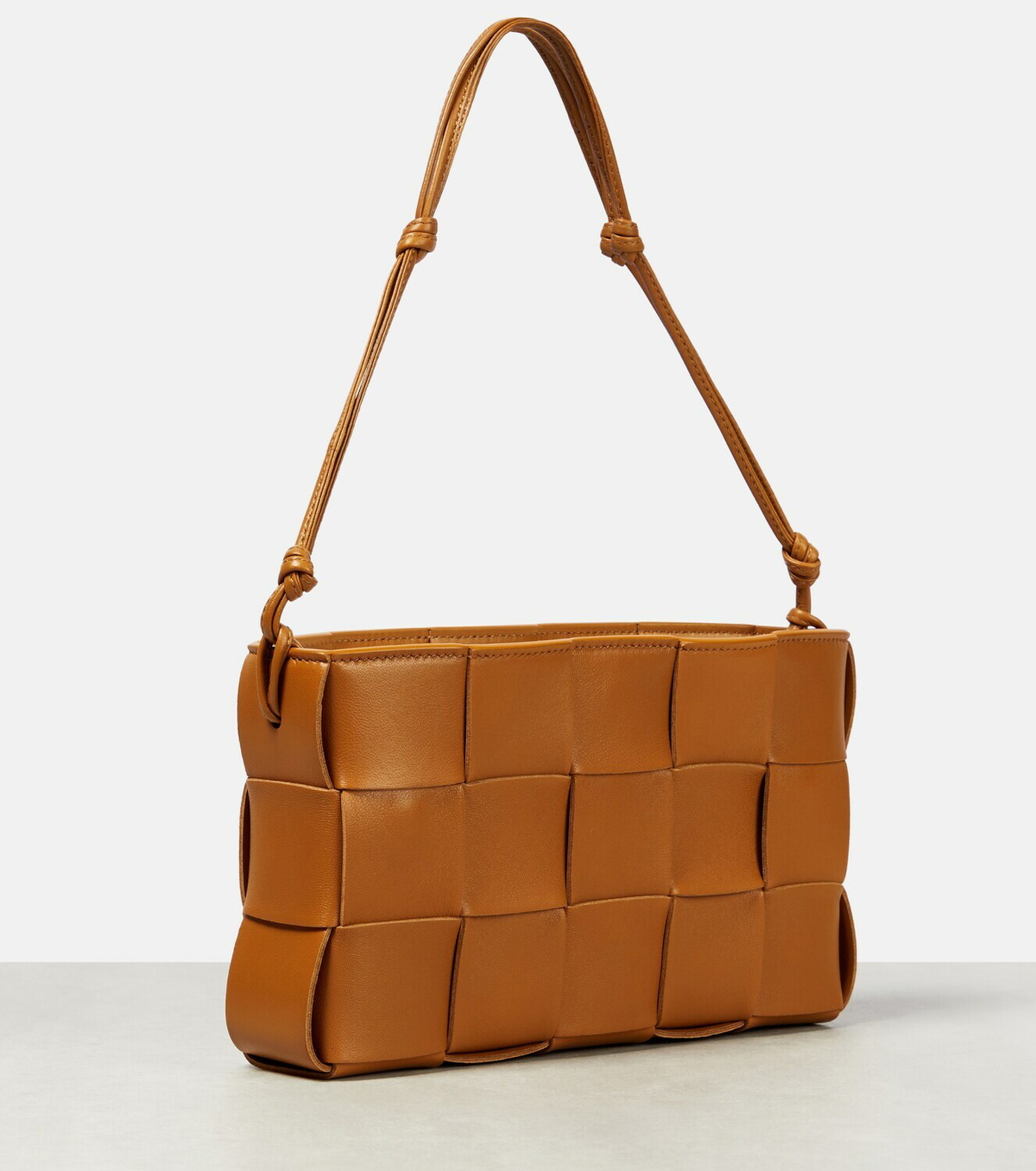 Bottega Veneta - Cassette leather shoulder bag