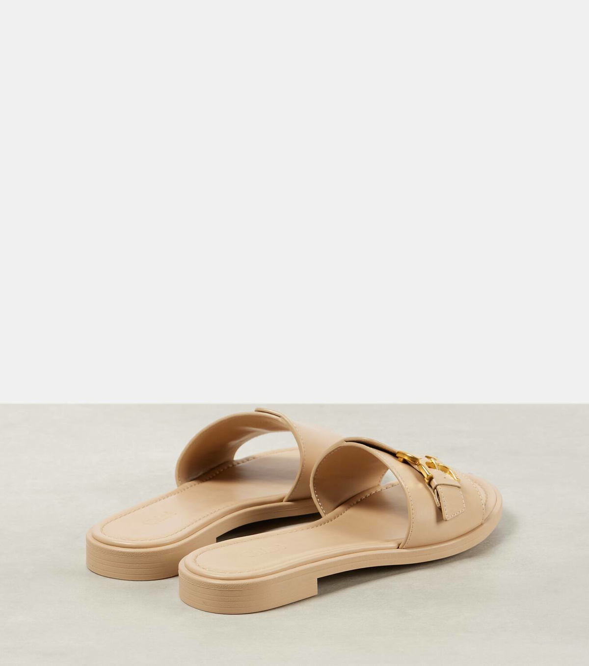 【送料&関税込】ChloAC Marcie Buckle Detailed Slides Chloé Marcie slide sandals for Women - Black in UAE | Level
