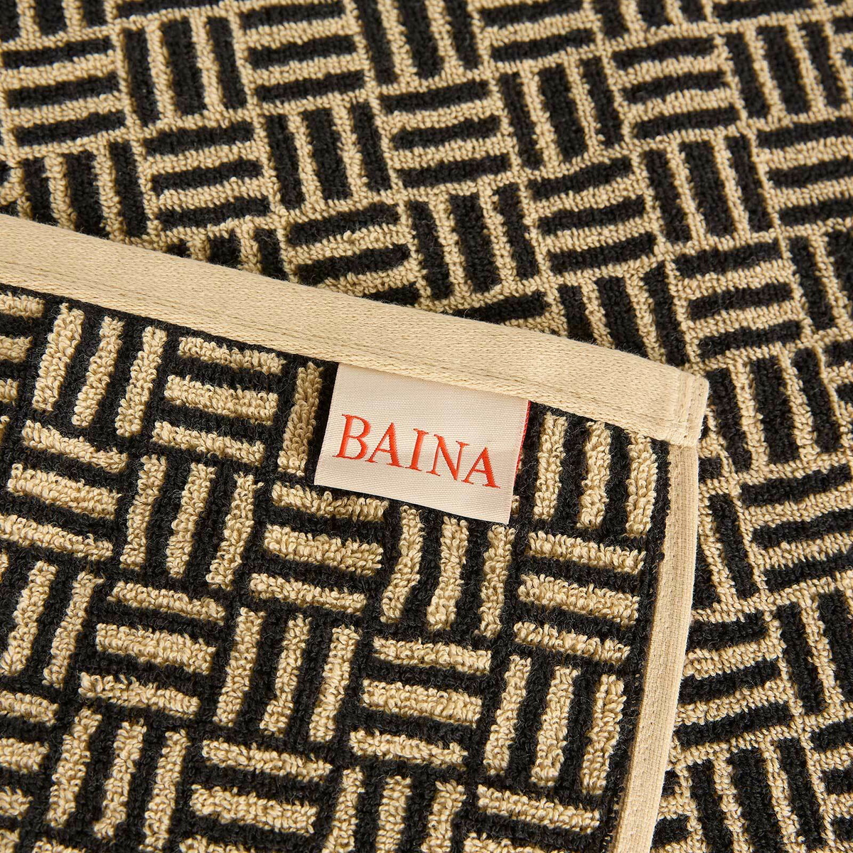 Baina Torrens Hand Towel in Sand/Noir 