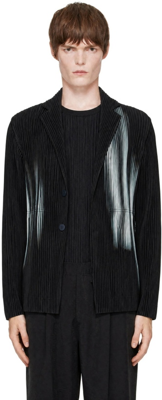 Photo: HOMME PLISSÉ ISSEY MIYAKE Black 'In The Shadow' Blazer