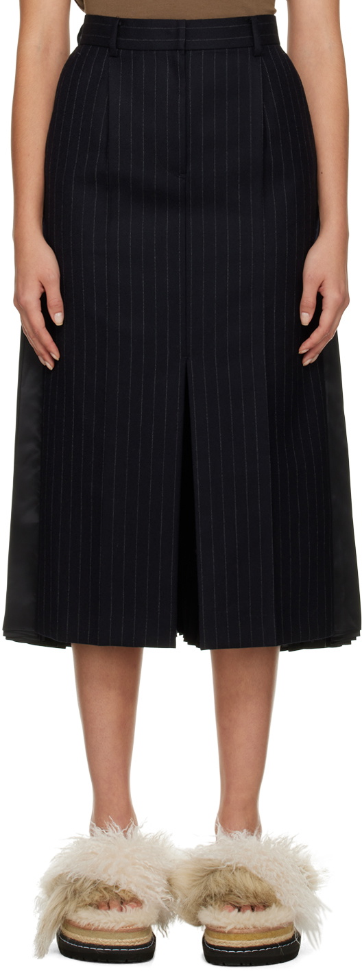 sacai belt-waist pleated pinstripe shorts - Black