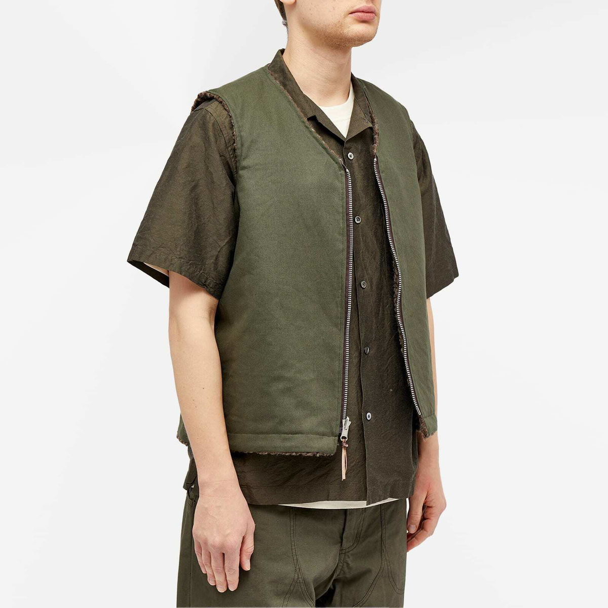 Café Mountain Men's Reversible Mountain Fleece Vest in Earth/Moss