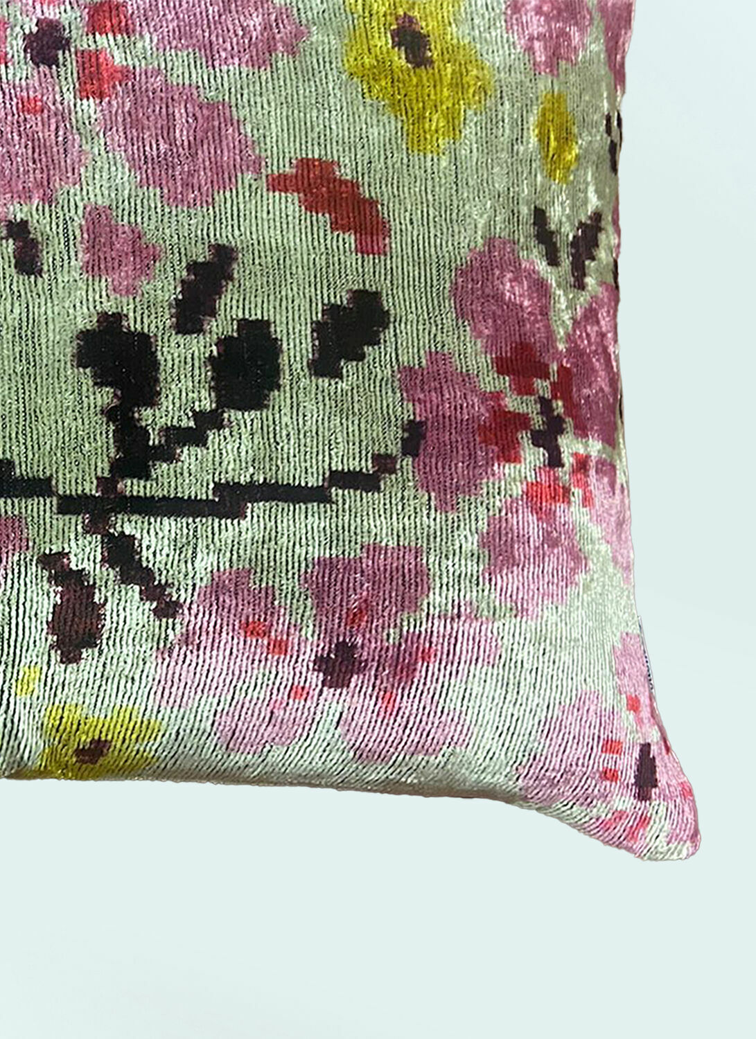 Les-Ottomans Flowers Velvet Cushion