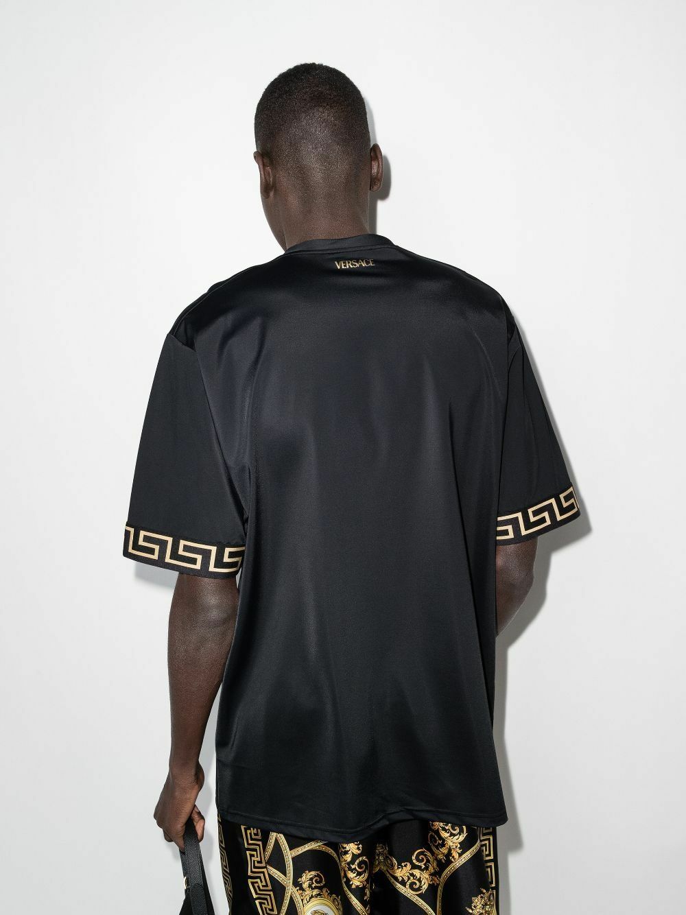 お値下げ　希少美品　VERSACE GRECA S/S Shirt Versace Greca-trim T-shirt | Black | FARFETCH JO
