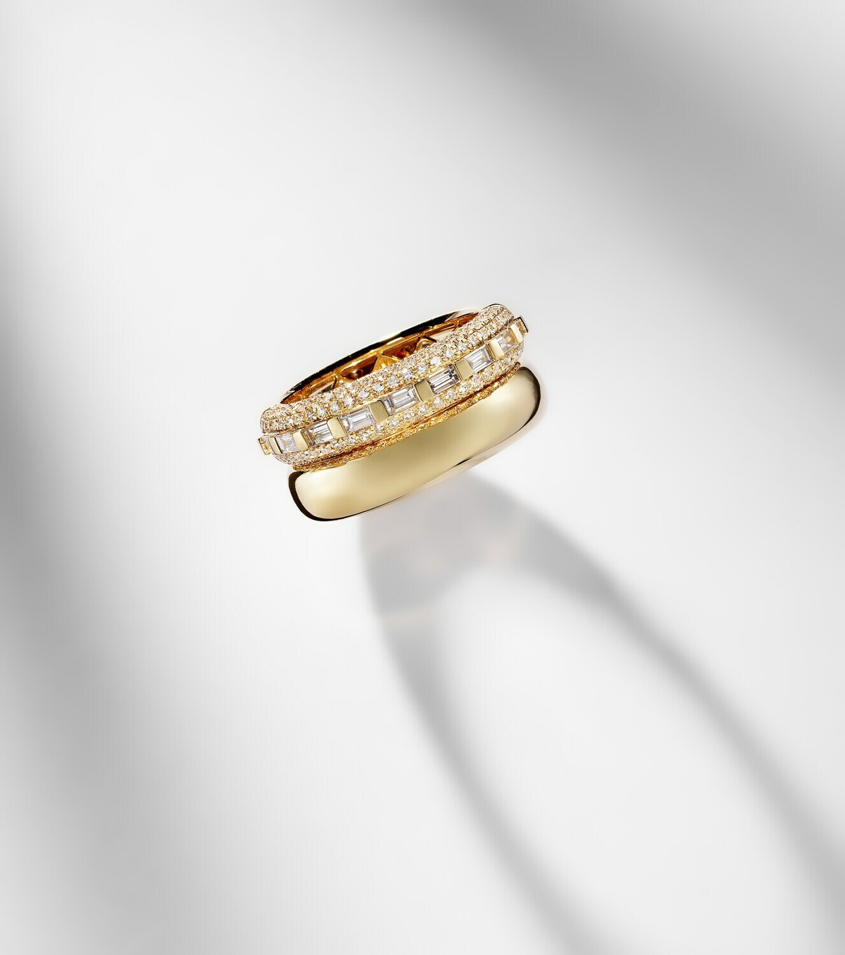 Shay Jewelry Orbit 18kt gold ring with diamonds