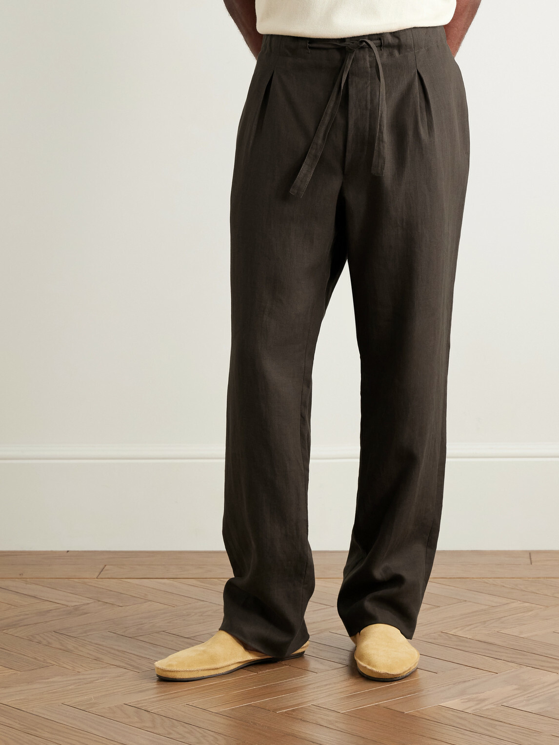 Stòffa - Straight-Leg Pleated Linen Drawstring Trousers - Brown