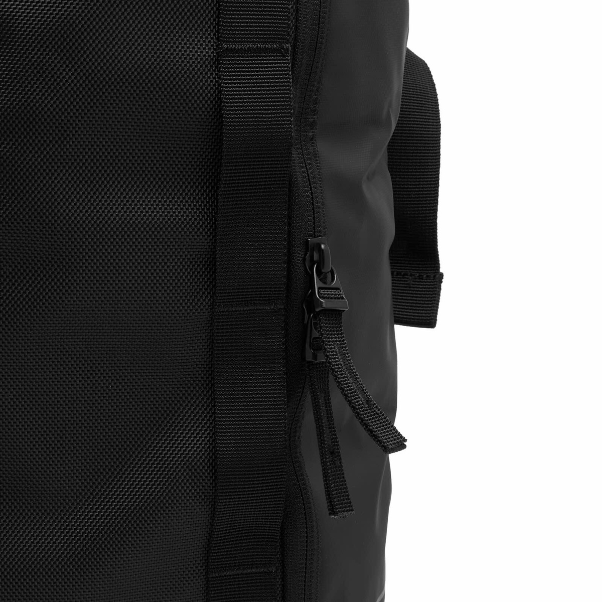 Db Journey Skate Carrier - 32L in Black Out 