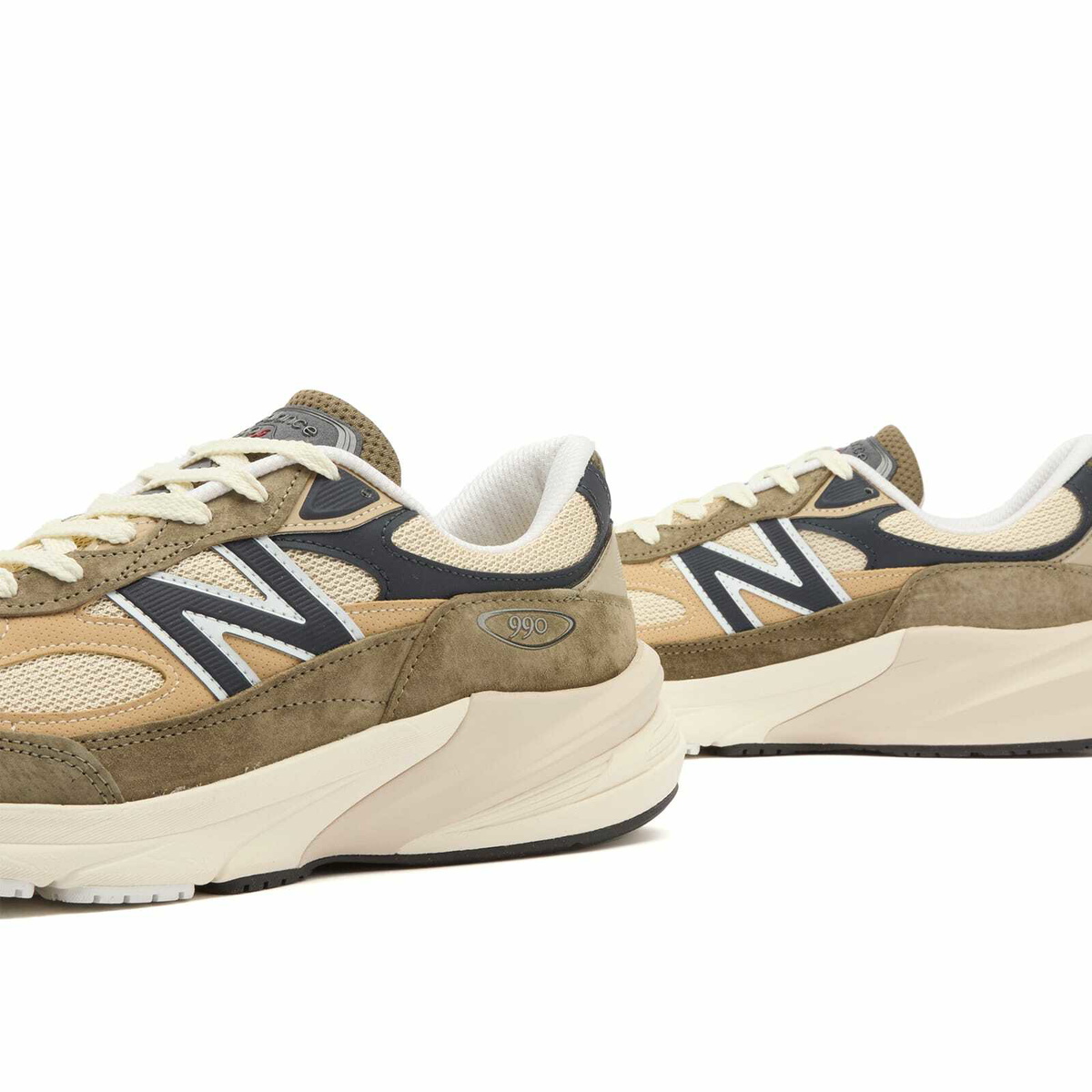 New Balance 990v6 Sneaker in Dark Camo