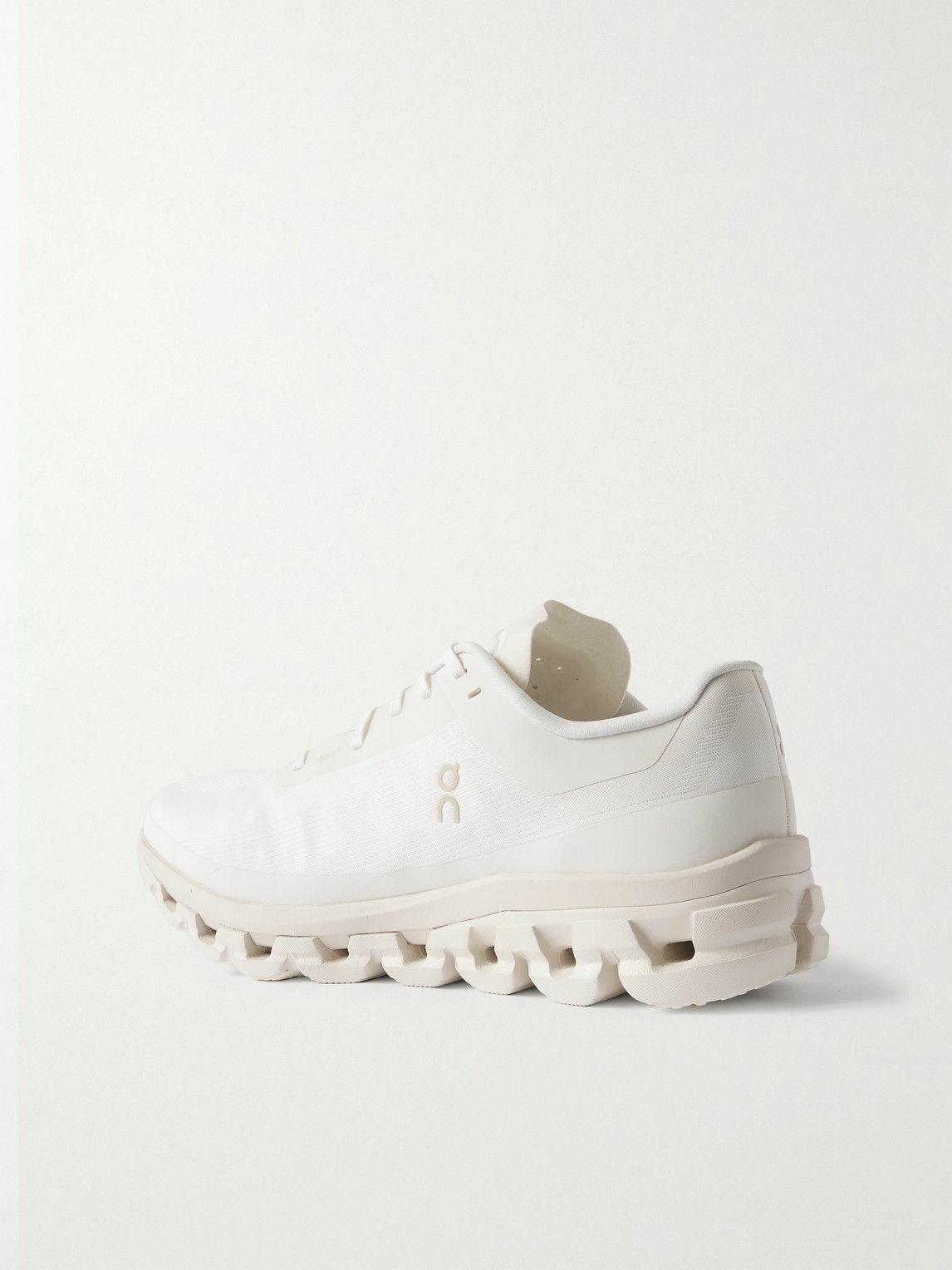 On x BUREAU BORSCHE ☆ Cloudflow 4 IKON On Running Cloudflow 4 IKON Bureau Borsche White Moon Men's