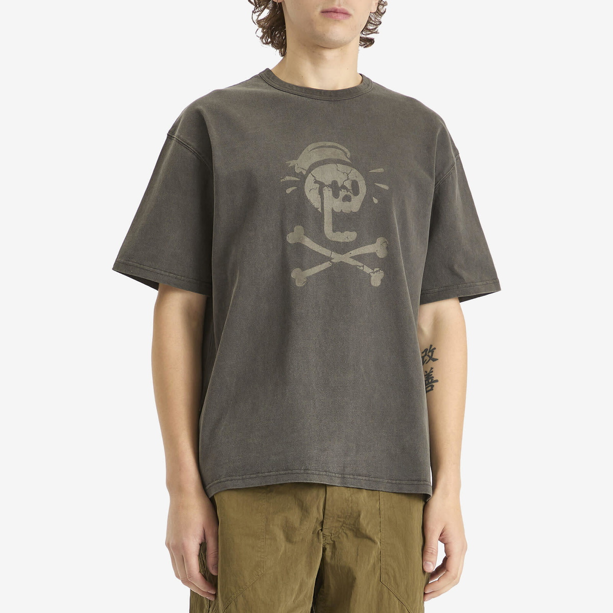 FrizmWORKS Men's Black Flag Pigment Dye T-Shirt in Charcoal
