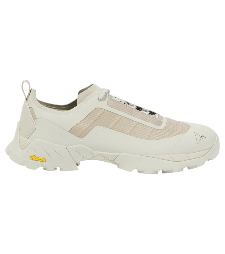 Photo: Roa Katharina Light sneakers