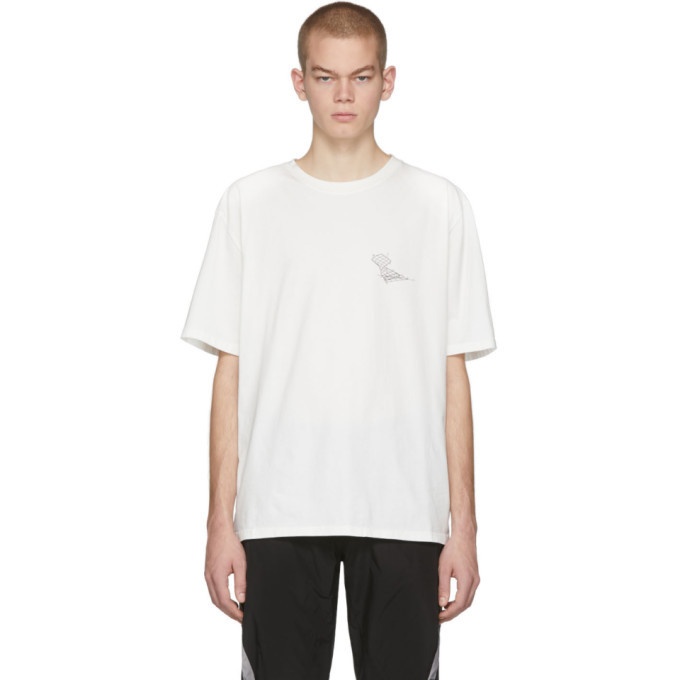 Photo: C2H4 White Distorted Horizon Coordinate T-Shirt