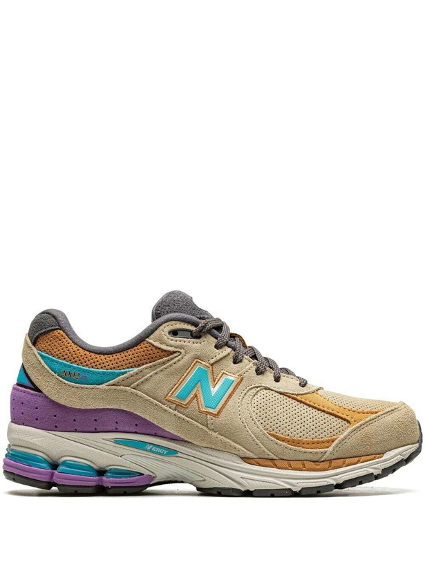 Photo: NEW BALANCE - 2002r J Sneakers