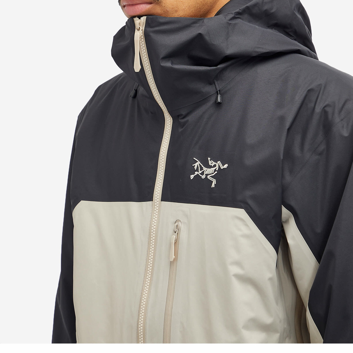 Arc'teryx Men's Beta Insulated Jacket in Black/Rune Arc'teryx