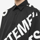 Vetements Men's Giant Logo Shirt in Blck&Wht