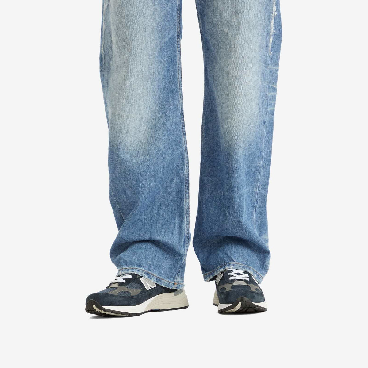 New Balance U992NY Sneaker - Made in USA in Navy New Balance