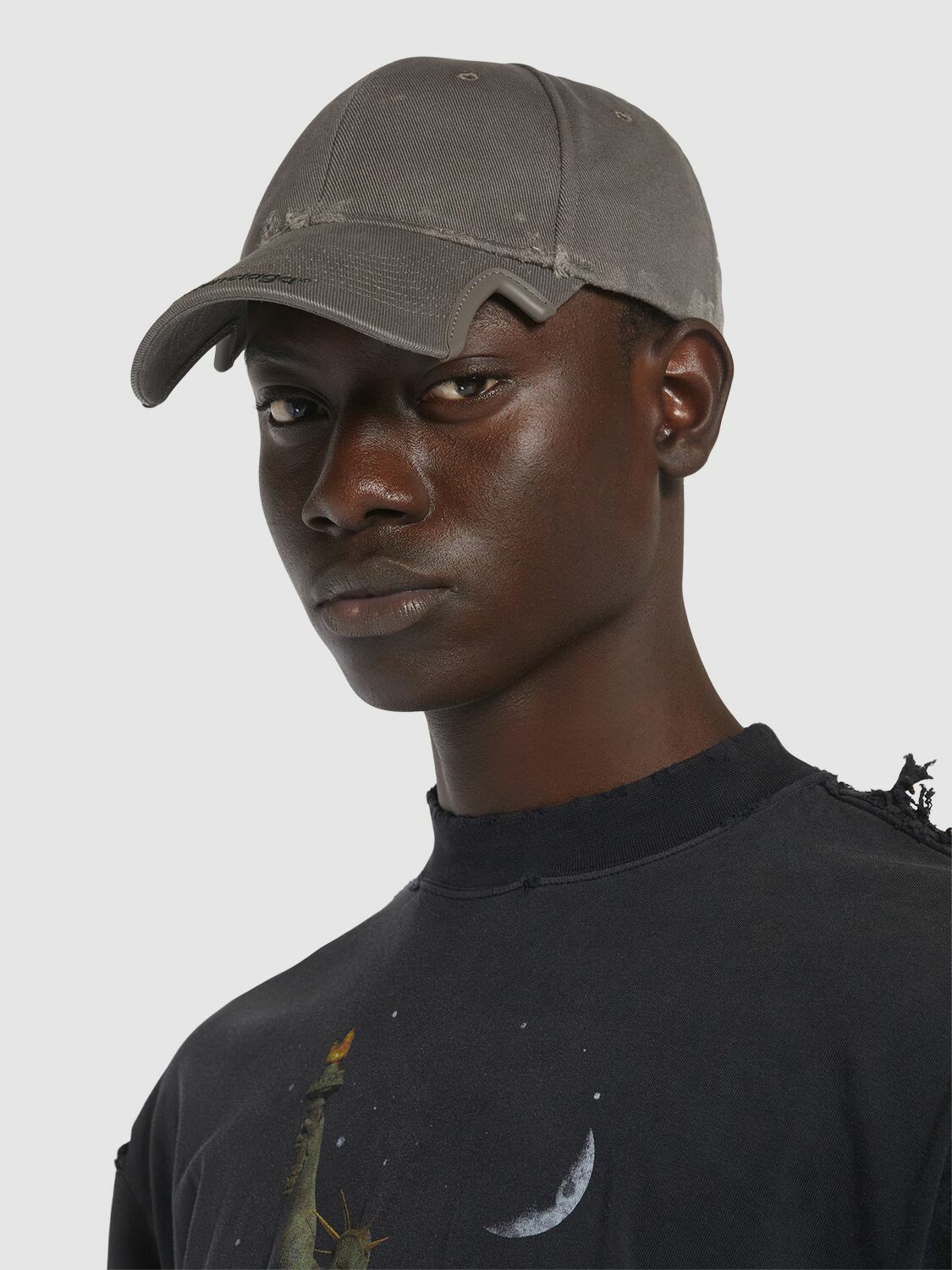 BALENCIAGA★Distressed embroidered cotton-drill baseball cap BALENCIAGA Embroidered distressed cotton-twill baseball cap