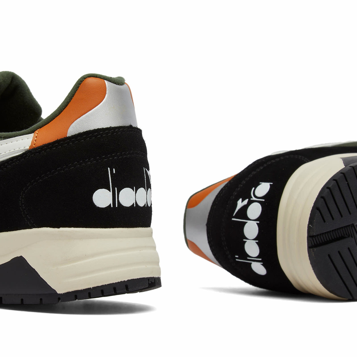 Diadora Men's N902 in Kombu Green/Black