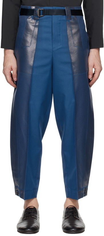 Photo: 132 5. ISSEY MIYAKE Blue Tucked Foil Trousers